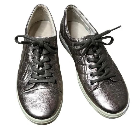 Ecco Metallic Sneaker Women Sz 41 US10 Wide Quilted Leather Bronze Casual Laced - Picture 2 of 11